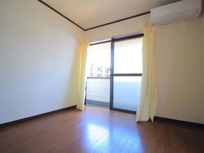 物件内観写真5　(居室)