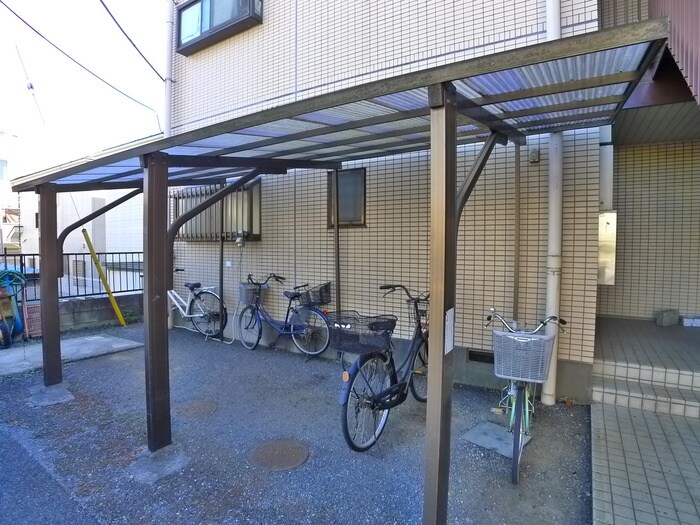 物件外観写真2　(駐輪場)