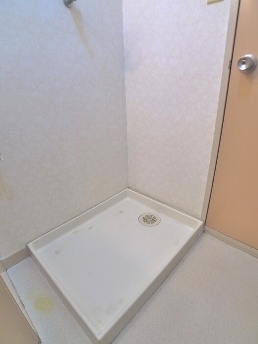 物件内観写真9　(洗濯機置場)