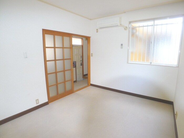 物件内観写真8　(居室)