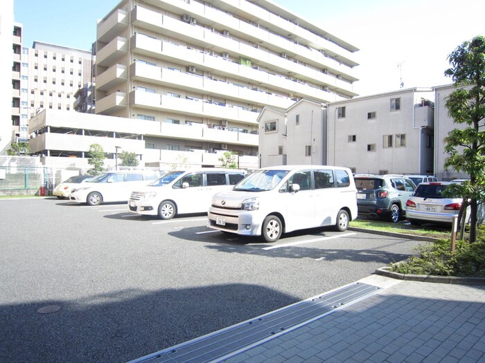 物件外観写真5　(駐車場)