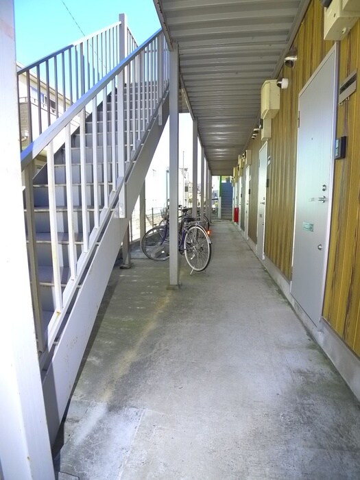 物件外観写真5　(駐輪場)