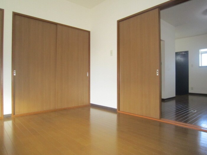 物件内観写真8　(居室)