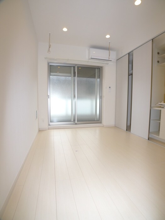 物件内観写真6　(居室)