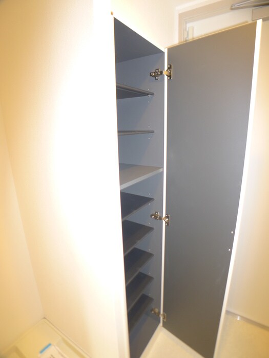 物件内観写真8　(靴箱)