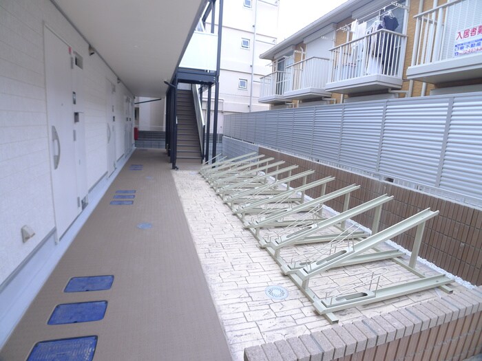 物件外観写真3　(駐輪場)