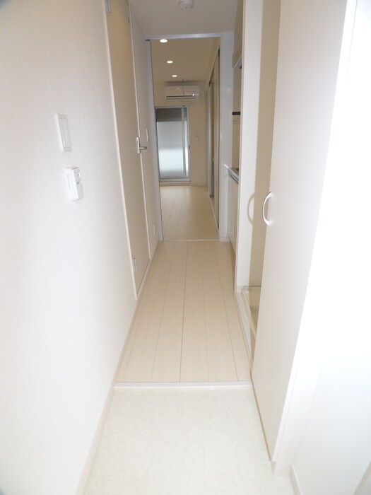 物件内観写真17　(玄関)