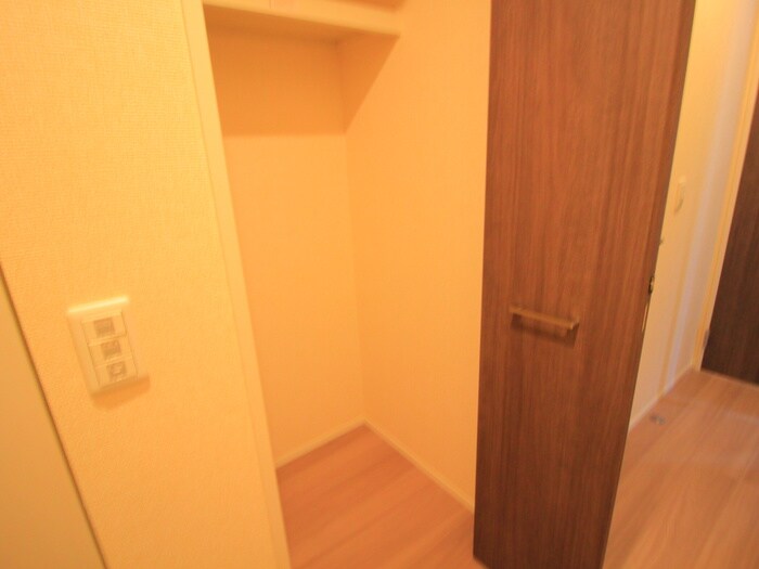 物件内観写真18　(収納)