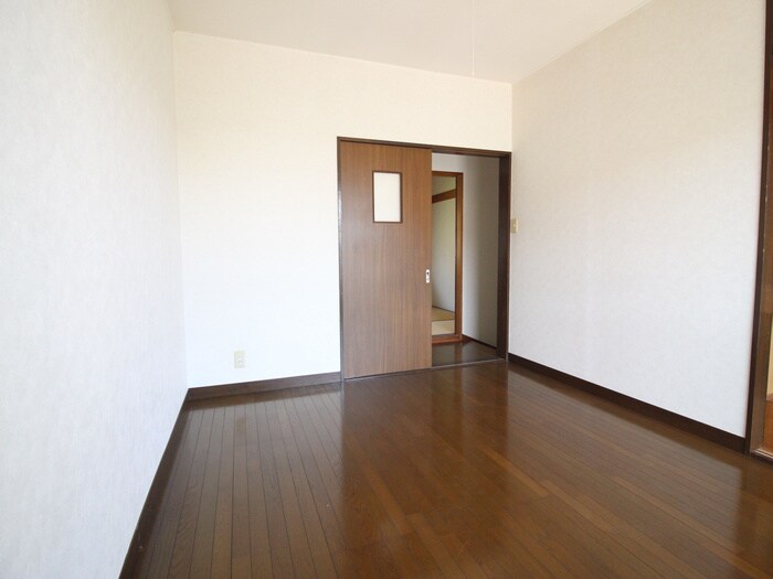 物件内観写真10　(居室)