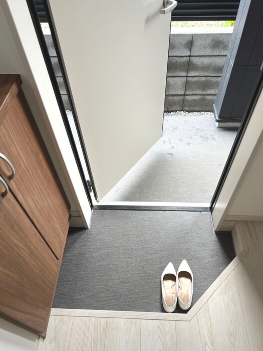 物件内観写真15　(玄関)