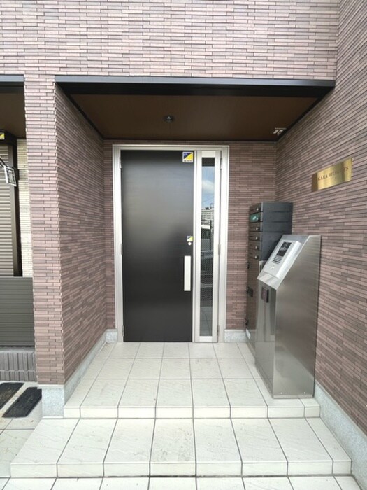 物件外観写真6　(エントランス部分)