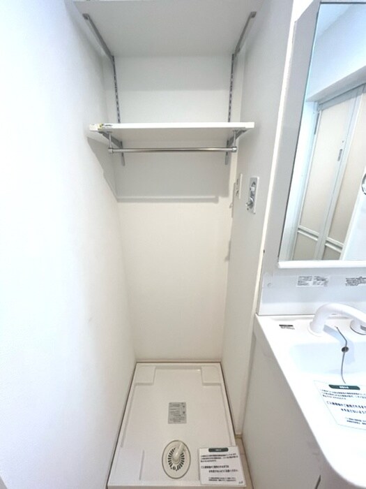 物件内観写真14　(洗濯機置場)