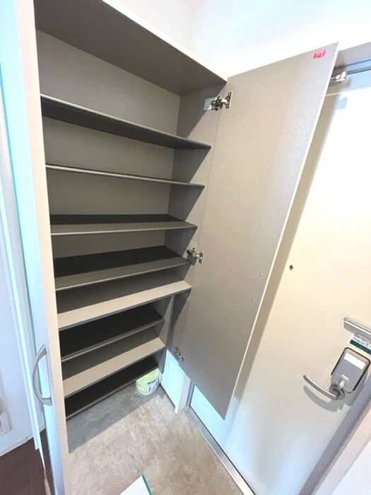 物件内観写真16　(靴箱)