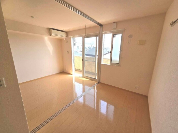 物件内観写真13　(居室)