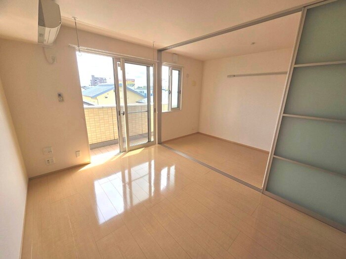 物件内観写真15　(居室)