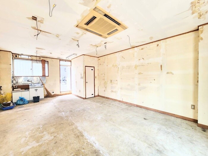 井上ビルの居室