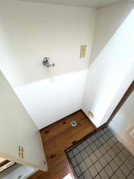 物件内観写真13　(洗濯機置場)