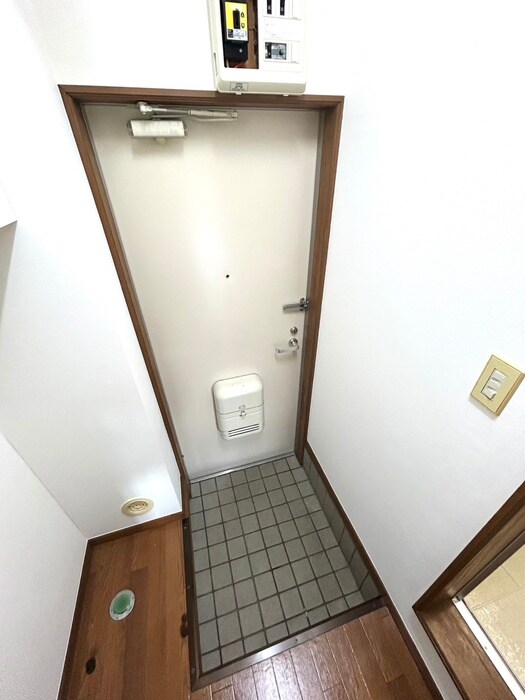 物件内観写真17　(玄関)