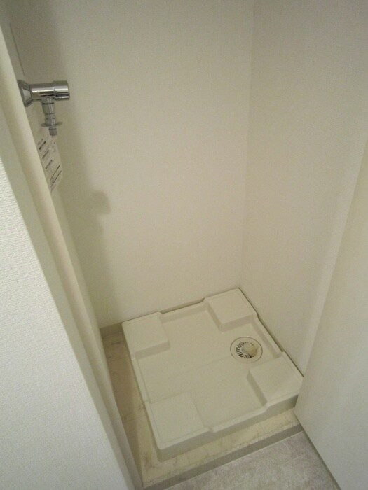 物件内観写真14　(洗濯機置場)