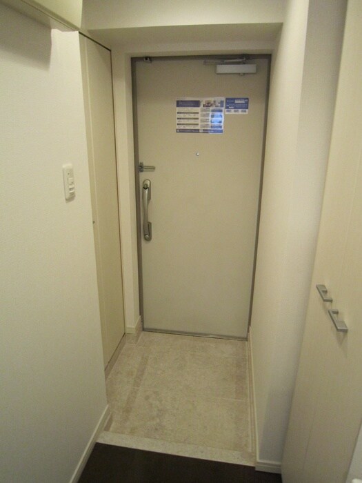 物件内観写真15　(玄関)