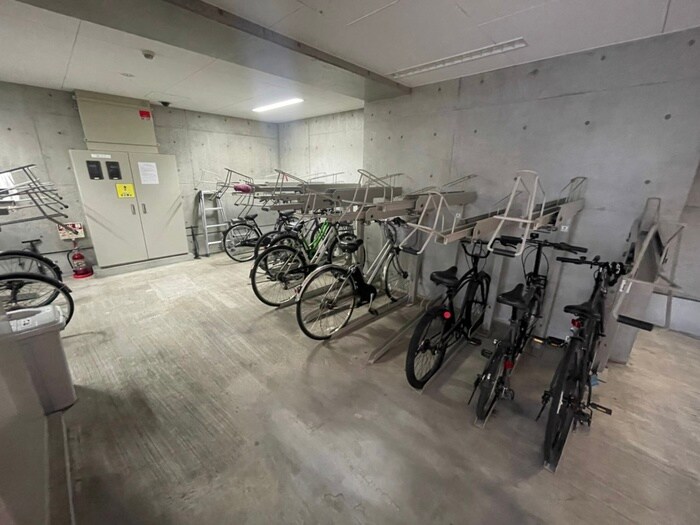 物件外観写真3　(駐輪場)