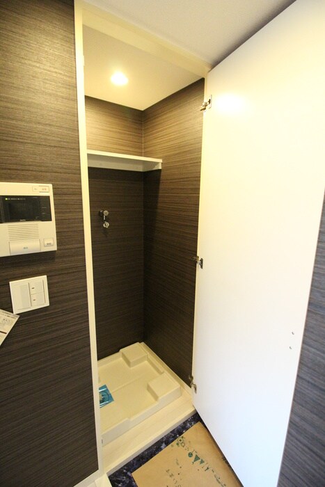 物件内観写真15　(洗濯機置場)