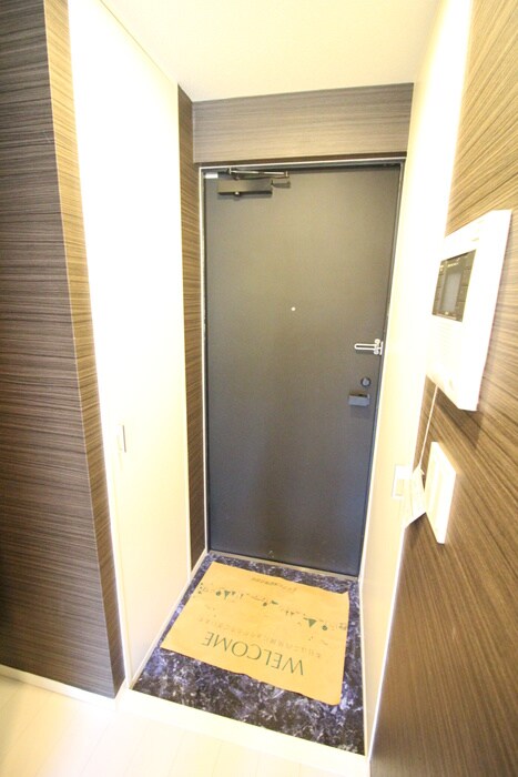 物件内観写真17　(玄関)