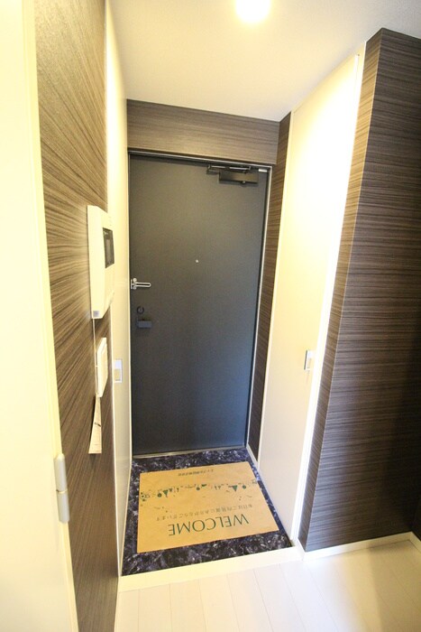 物件内観写真17　(玄関)