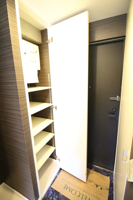 物件内観写真18　(靴箱)