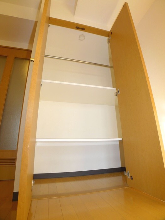 物件内観写真13　(収納)