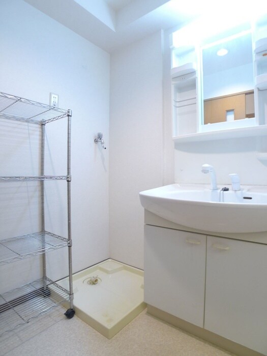 物件内観写真15　(洗濯機置場)