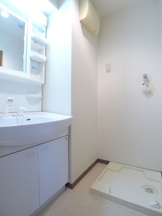 物件内観写真17　(洗濯機置場)