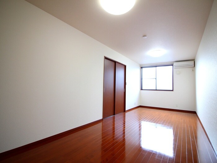 物件内観写真4　(居室)