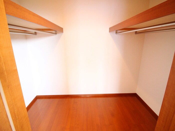 物件内観写真7　(収納)