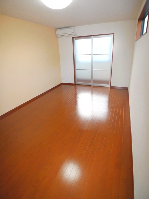 物件内観写真7　(室内からの展望)