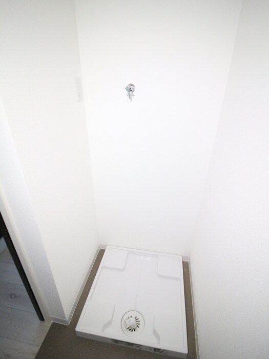 物件内観写真12　(洗濯機置場)