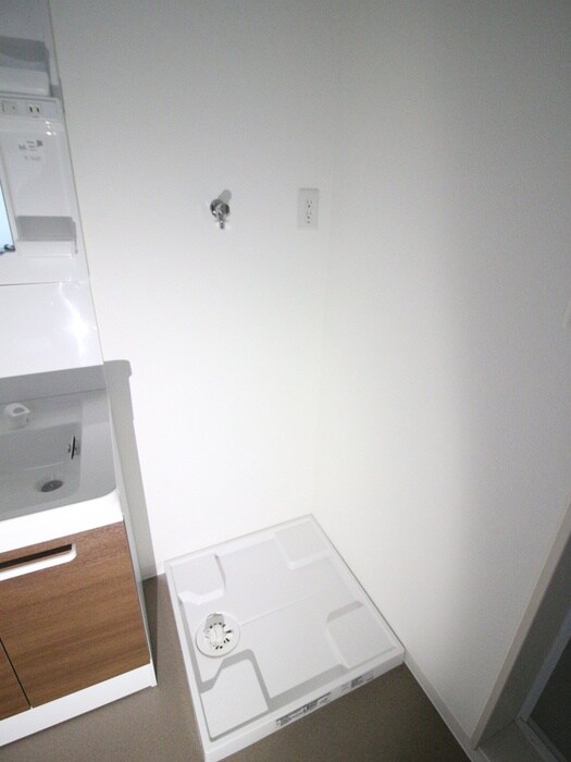 物件内観写真13　(洗濯機置場)