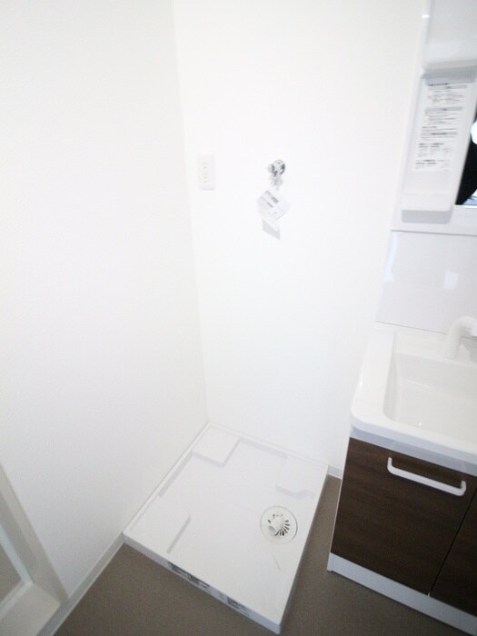 物件内観写真13　(洗濯機置場)