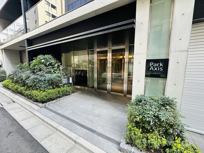 物件外観写真5　(エントランス部分)