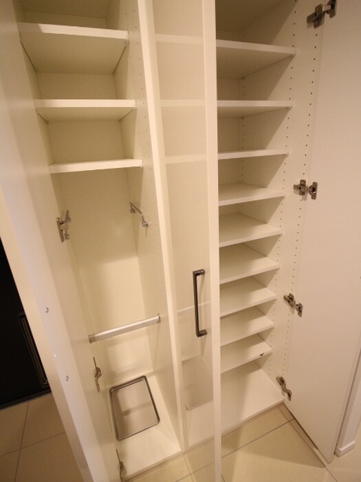 物件内観写真16　(靴箱)