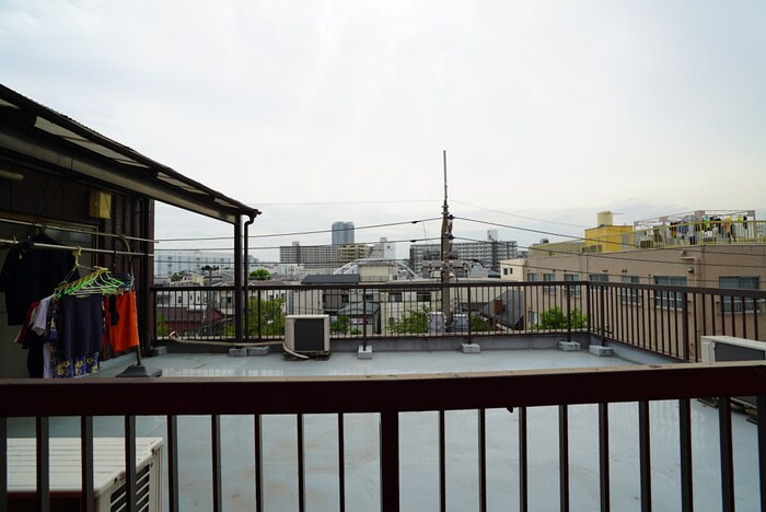 物件内観写真16　(室内からの展望)