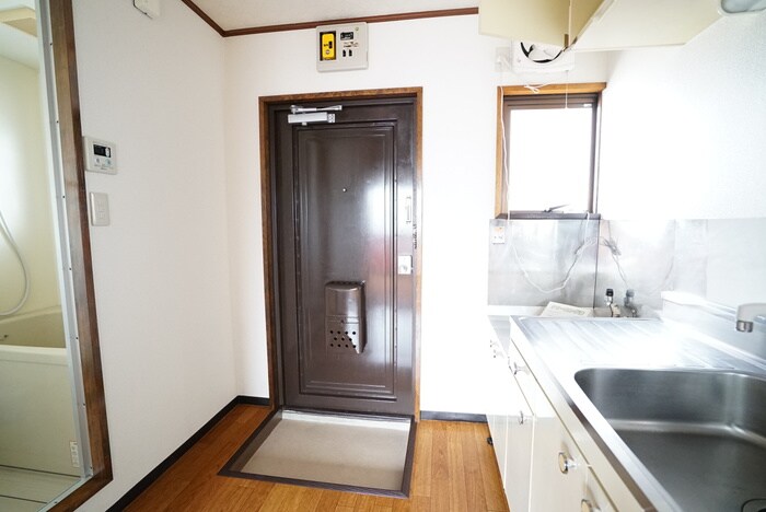 物件内観写真22　(玄関)