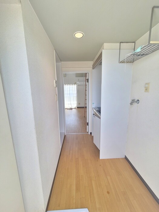 物件内観写真16　(廊下)