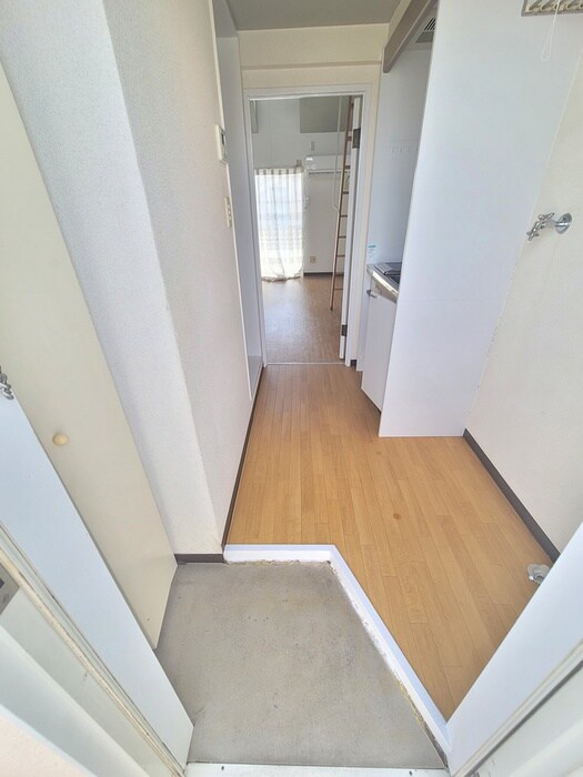 物件内観写真17　(玄関)