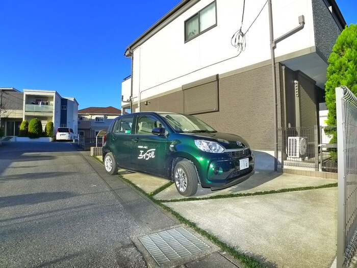 物件外観写真5　(駐車場)