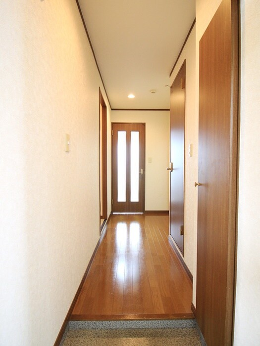 物件内観写真7　(玄関)