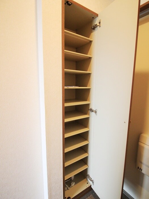 物件内観写真8　(靴箱)