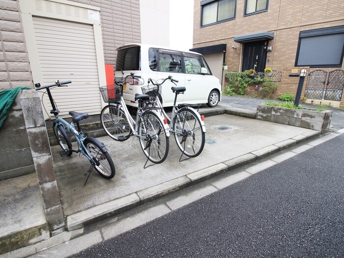 物件外観写真3　(駐輪場)