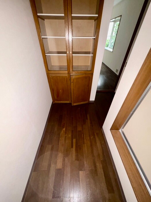 物件内観写真15　(廊下)