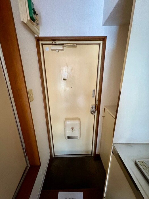 物件内観写真16　(玄関)